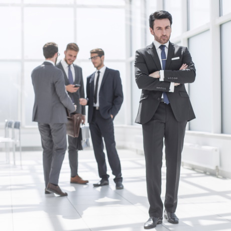 Увольнение в связи с переездом в другой регион не освобождает работника от необходимости компенсации расходов работодателя по ученическому договору