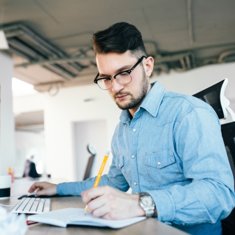 Выплата премии при наличии неснятого дисциплинарного взыскания –