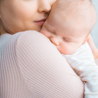 Размер единовременного пособия при рождении ребенка предлагают повысить до 30 тыс. руб.