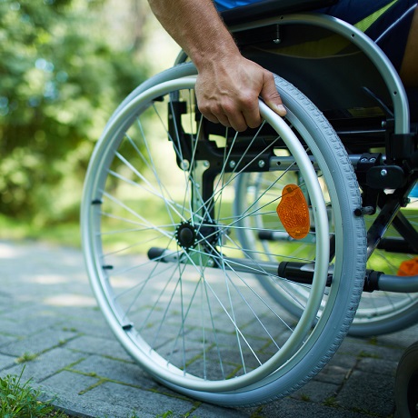 Определены организации – единственные поставщики кресел-колясок для инвалидов в 2018 году