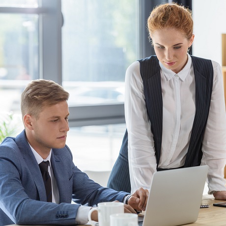 Минтруд России скорректировал планы по переходу на электронные трудовые книжки