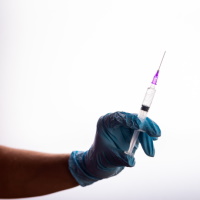 Расходы на вакцинацию работников от коронавируса учитываются при налогообложении