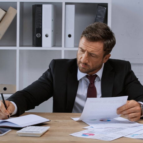 Низкая зарплата и поездки на море: Минфин России уточнил, от обсуждения каких тем стоит воздерживаться госслужащим