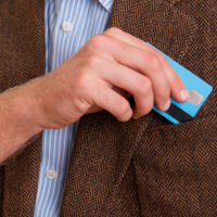 Банки будут информировать потребителей об условиях выпуска и обслуживания платежных карт в более наглядной форме