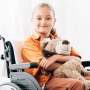 Гарантированная ребенку-инвалиду бесплатная медпомощь включает в себя, в том числе, медуслуги сверх программ госгарантий бесплатной медпомощи