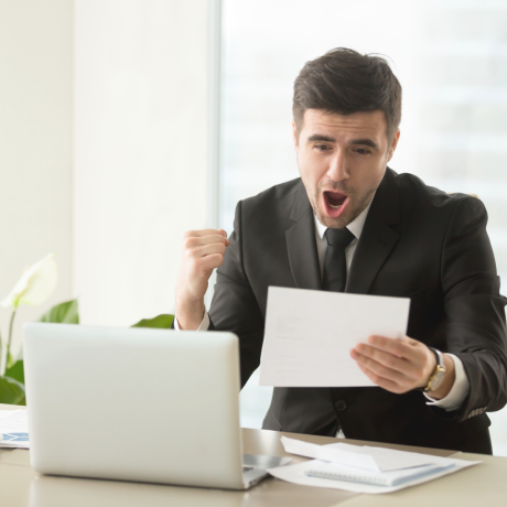 КС РФ защитил право работника по совместительству на выплаты при сокращении