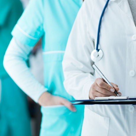 Утверждены особенности аккредитации медспециалистов в 2020 году