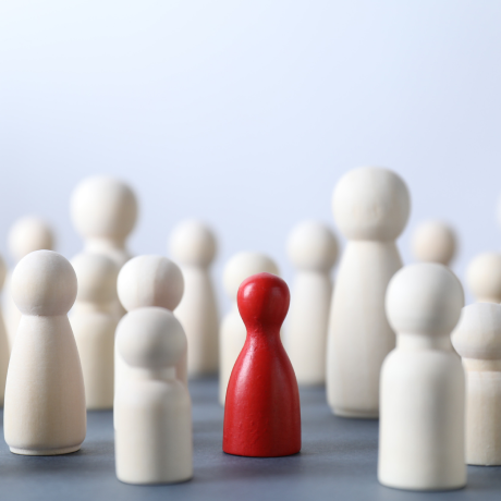 Работодатель не смог оспорить штраф за нарушение при приеме бывшего госслужащего