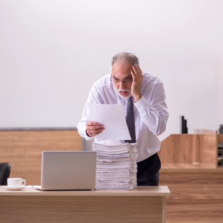 Юрлицам увеличили штрафы за подделку документов для нелегальных мигрантов