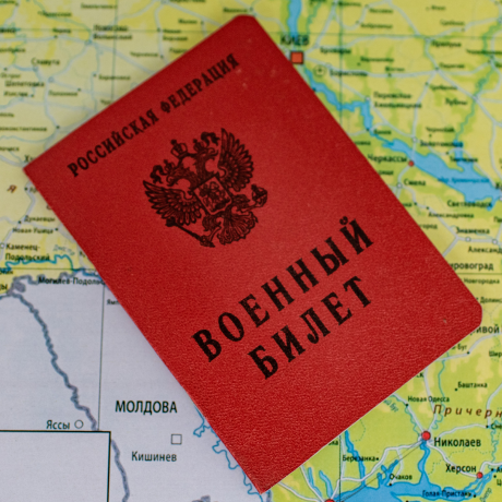 Суд признал незаконным отказ в снятии с воинского учета без явки в военкомат