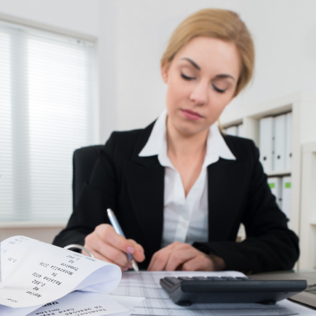 Может ли главбух замещать руководителя в период его отпуска или командировки