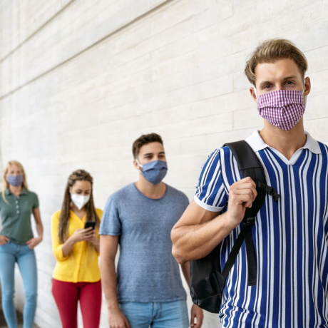 Санитарный врач рекомендовал привить от гриппа почти две трети населения