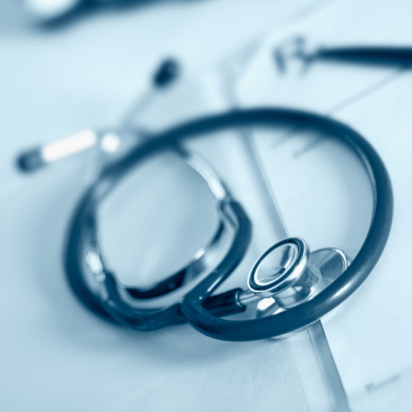 Утверждены размеры доли зарплаты в структуре норматива финзатрат на единицу объема ВМП для расчета субсидий из ФФОМС России