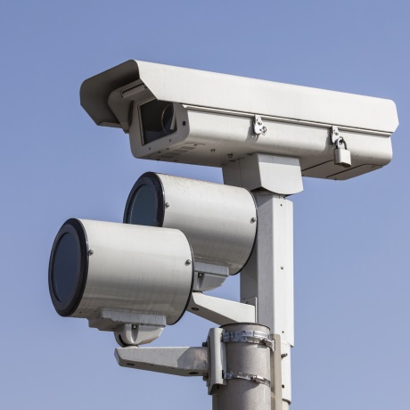 Жалобы на постановления о нарушениях ПДД, зафиксированные камерой, могут разрешить подавать в электронной форме