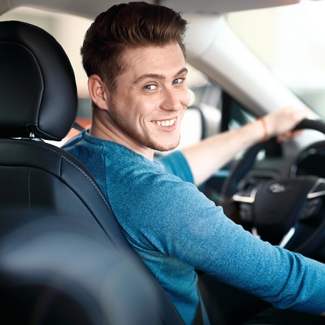 С 1 февраля оформить водительское удостоверение можно будет в любом столичном МФЦ