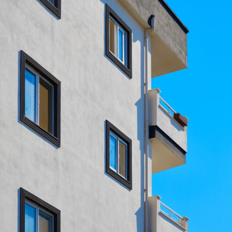 Нормы об уплате взносов на капремонт для многосекционных МКД будут переписаны, новые правила будут иметь обратную силу