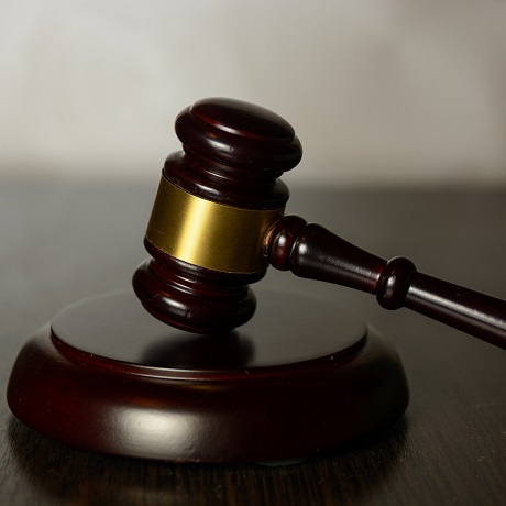 ВС РФ подтвердил законность нормы, обязавшей всех собственников нежилых помещений в МКД перейти на прямые договоры с РСО с 1 января 2017 года