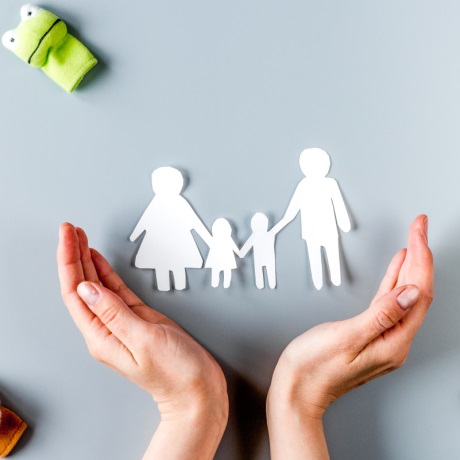 Усыновить российских детей не смогут граждане из стран, где разрешена смена пола