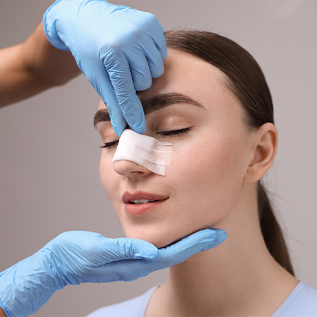 Женщине не удалось взыскать с клиники компенсацию за повторную ринопластику носа