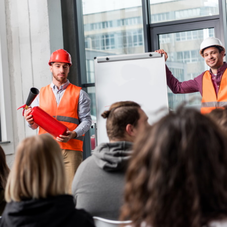 Необходимо ли ИП обучать мерам пожарной безопасности своих работников?