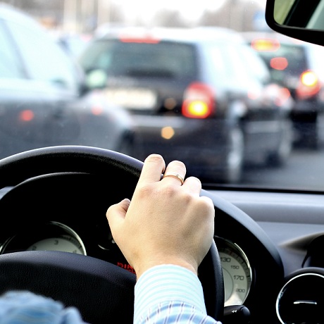 ФНС России рассказала, какими документами подтвердить использование личного автомобиля физлица в работе для целей НДФЛ и взносов