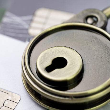 Недостоверные данные в ЕГРЮЛ приводят к блокировке счета и уголовному наказанию