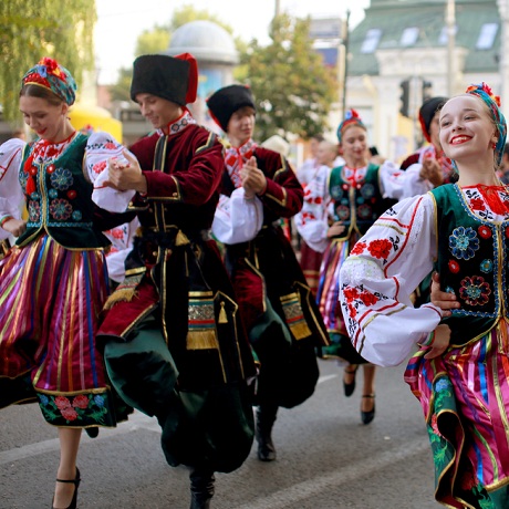 Президент поручил со следующего года увеличить фонд грантов талантливой молодежи