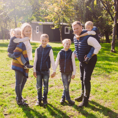 Кормильцев многодетных семей с детьми до 18 лет нельзя будет уволить