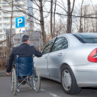 Инвалидам вследствие военной травмы планируется предоставить автомобили