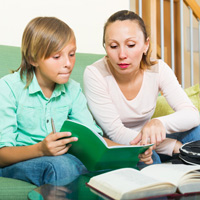 Родитель не может получить вычет по НДФЛ на обучение, если квитанция на оплату образовательных услуг оформлена на ребенка