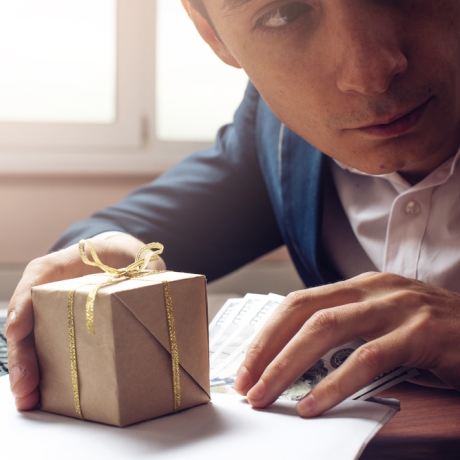 "Антикоррупционный" законопроект в представленной редакции принимать нецелесообразно, считают эксперты