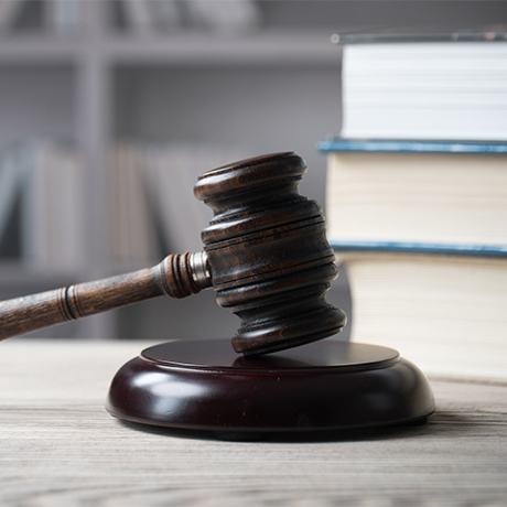 Пленум ВС РФ призвал суды применять более мягкие меры пресечения