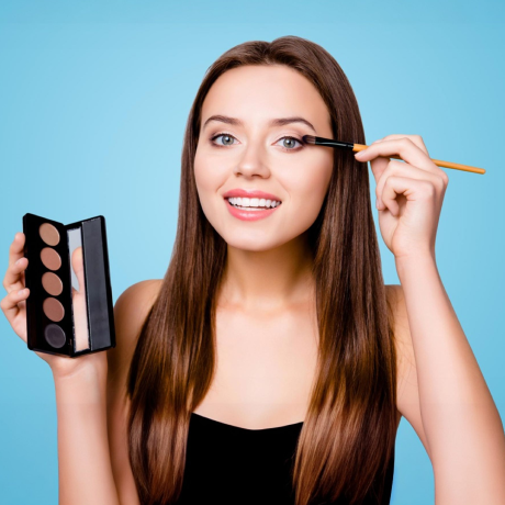 Список запрещенных при изготовлении косметики и парфюмерии веществ расширили