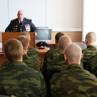 Военнослужащим хотят предоставить право поступать в вуз без вступительных экзаменов