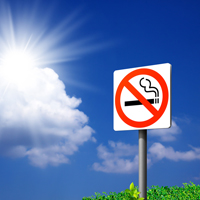 На остановках общественного транспорта могут запретить курить