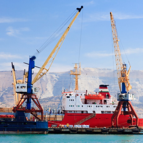 Утверждены новые правила по охране труда в морских и речных портах