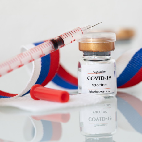 Можно ли отстранить от работы за отказ от вакцинации против COVID-19?