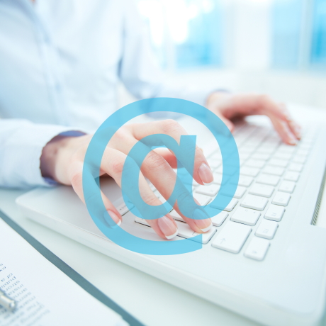 Минтруд России указал на недопустимость использования электронной почты или мессенджеров для обмена электронными документами в рамках ЭДО