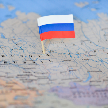 ФНС России обновила форму о регистрации иностранца по месту жительства в РФ