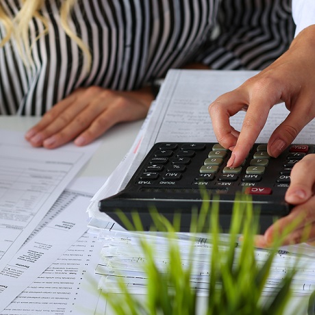 Невыплаченную работнику зарплату с работодателя взыщут без суда принудительно