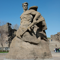 Общественная палата РФ потребовала защитить памятники военнослужащим