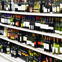 За неоднократную розничную продажу алкоголя несовершеннолетним могут определить минимальный размер штрафа