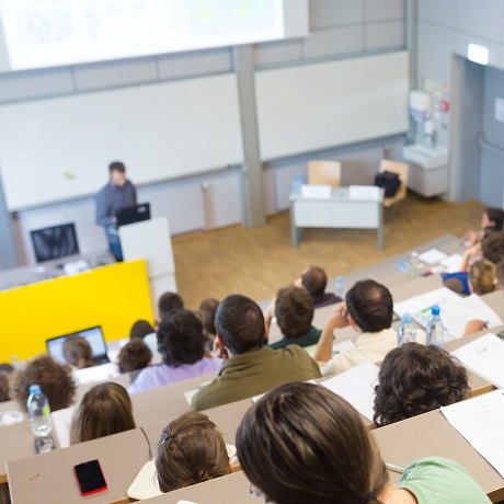 Роспотребнадзор советует вузам обеспечить запас масок для студентов и сотрудников