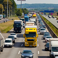 На портале РОИ размещена инициатива о запрете движения грузового транспорта в часы наибольшей загруженности трасс