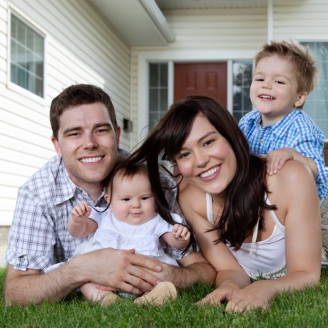 Семьи с двумя и более детьми смогут взять льготную ипотеку на строительство жилья