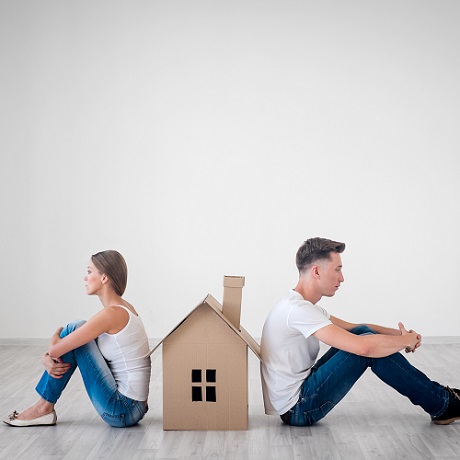 ВС РФ: муниципальная земля, бесплатно переданная супругу, не становится его личной собственностью