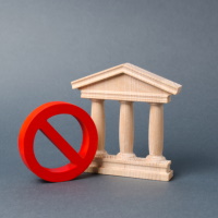 У АО "Консервативный коммерческий банк" и Небанковской кредитной организации "Единая Расчетная Палата" отозваны лицензии на осуществление банковских операций