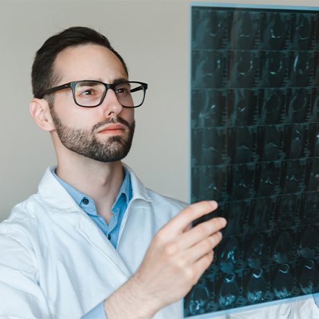 Пациент отсудил у клиники полмиллиона за неверную интерпретацию МРТ