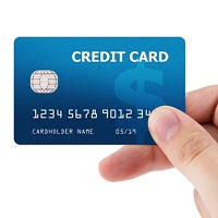 С денежных средств, переведенных банком на кредитную карту клиента в рамках программы лояльности, нужно уплатить НДФЛ