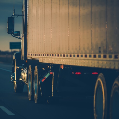 Кабмин увеличил субсидирование расходов по переводу грузовиков на природный газ